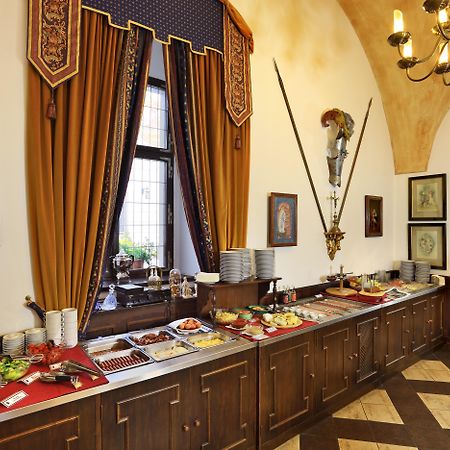 Hotel Ruze Чешки Крумлов Екстериор снимка The buffet at the restaurant