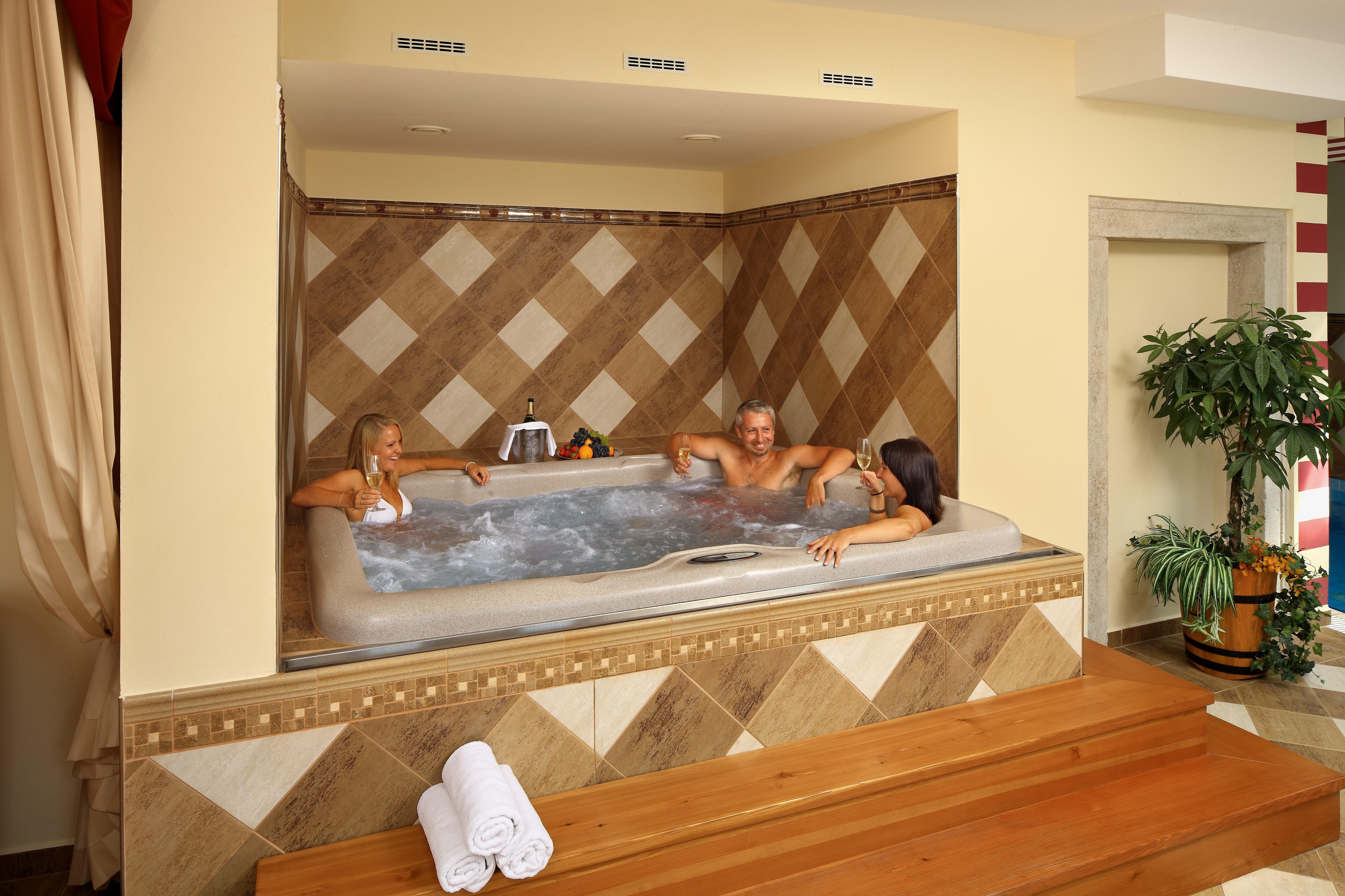 Hotel Ruze Чешки Крумлов Екстериор снимка A whirlpool