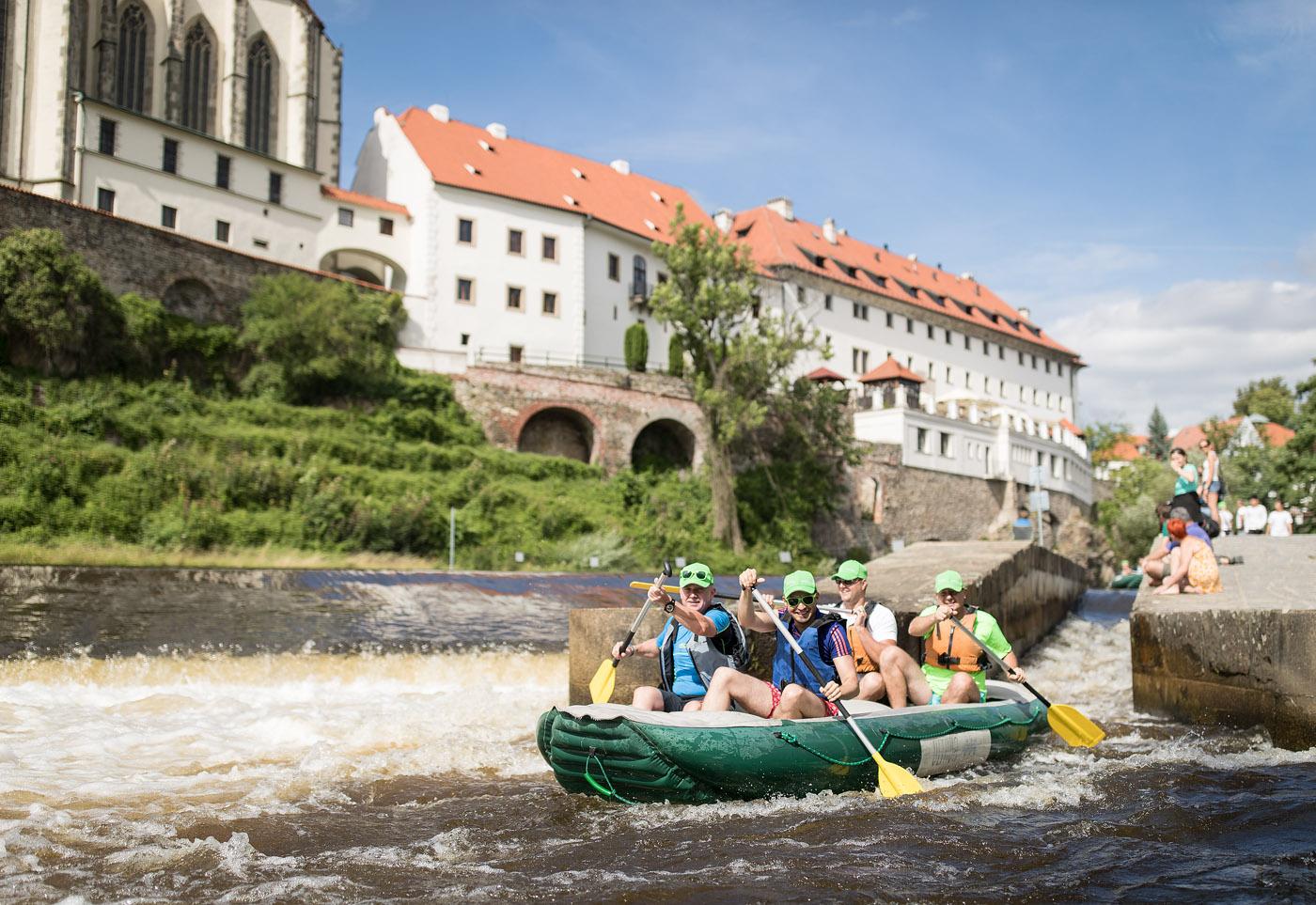 Hotel Ruze Чешки Крумлов Екстериор снимка Rafting on the Vltava River in Prague